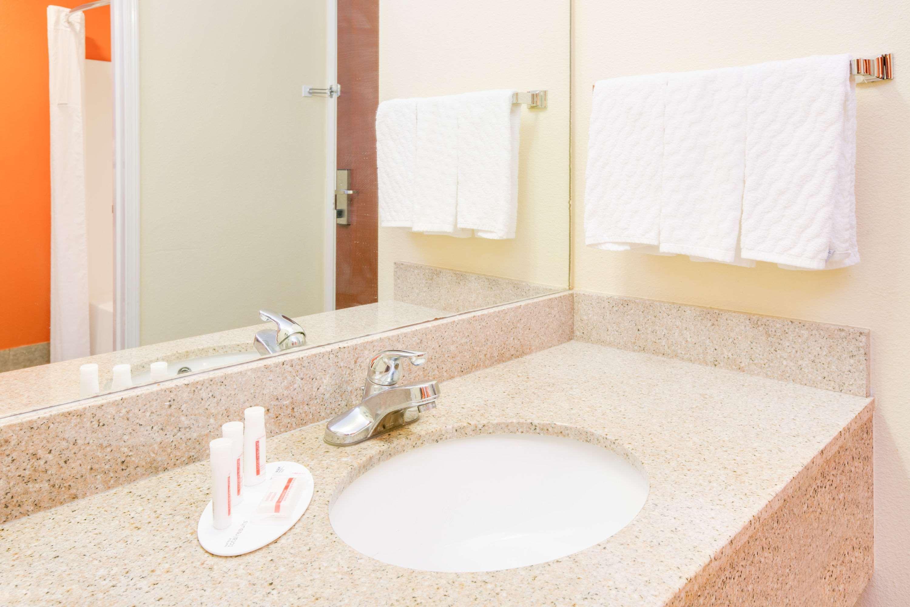 Surestay Hotel By Best Western Alexandria Airport Exteriör bild